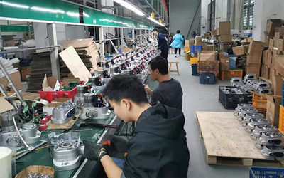 Shenzhen songrui electric door &amp; window systems Co., Ltd linea di produzione in fabbrica